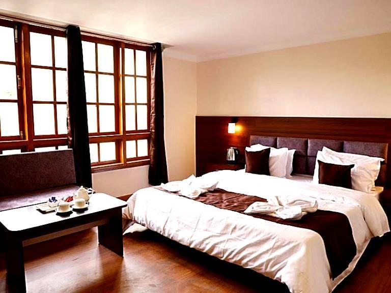 Tropical Hotel & Spa Shimla Exterior photo